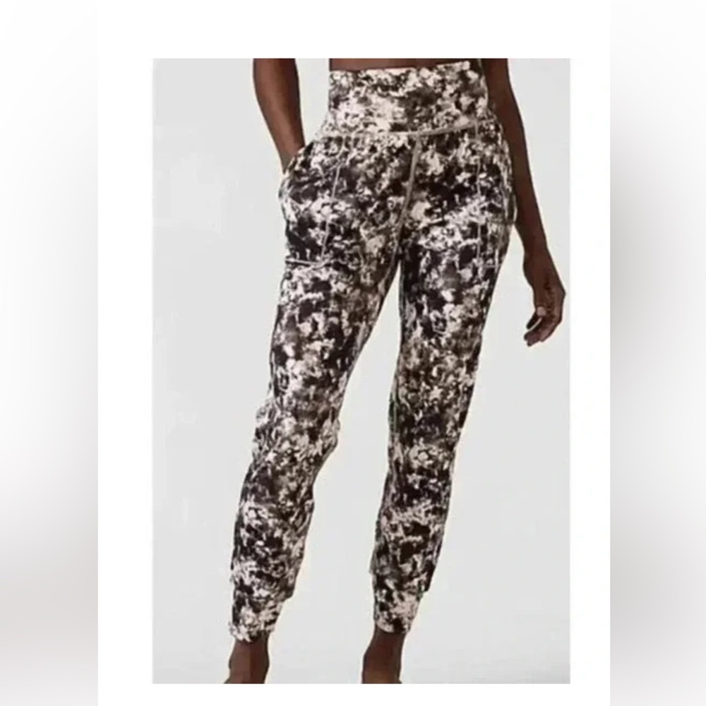 Athleta Salutation Printed Jogger